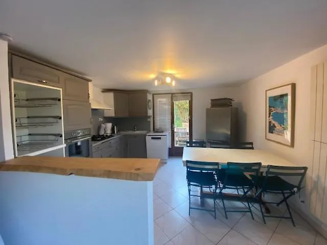 Joli rez-de-villa 80 m2 proche mer Carqueiranne avec Piscine