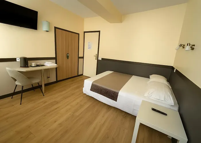 Hôtel des Bains 24h 7j Paris centre à 10 min Maisons-Alfort