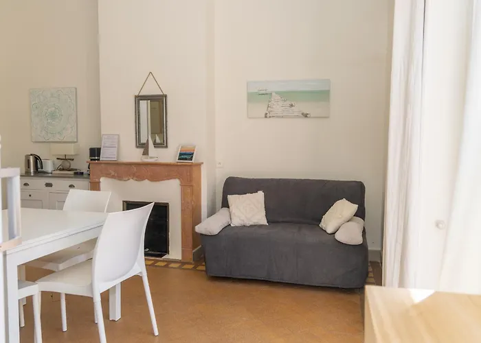 Appartement au Château Maravenne La Londe-les-Maures avec Piscine
