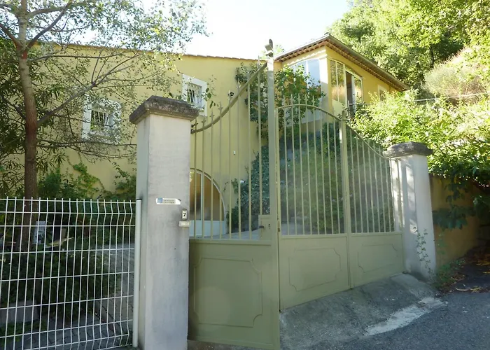 Inviting Villa In Saint Paul Trois Chateaux With Pool avec Piscine