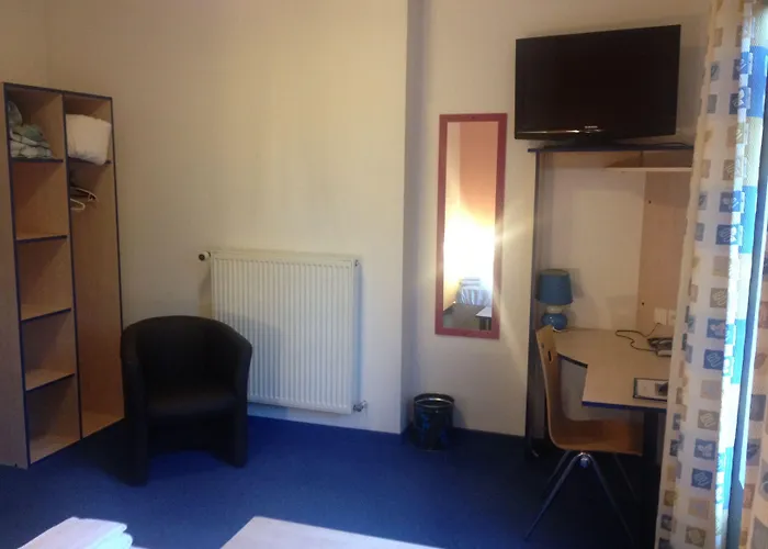Hotel César climatisation dans la majorité des chambres Centre-ville Gare Charleville-Mézières
