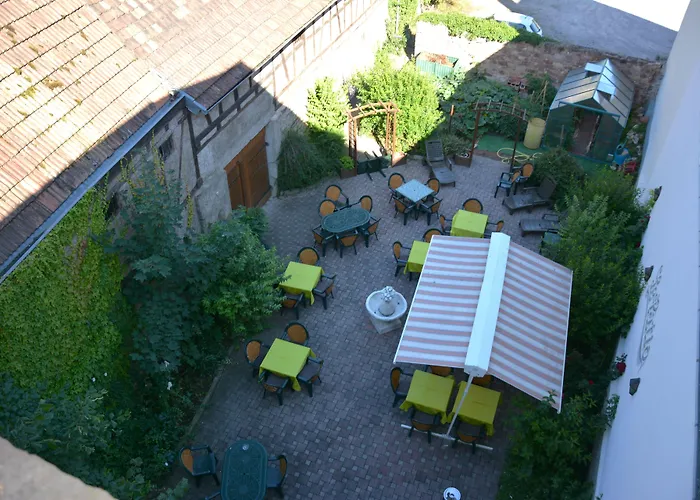Logis Hôtel du Centre - Halte idéale en cyclotourisme avec garage à vélos clos Molsheim