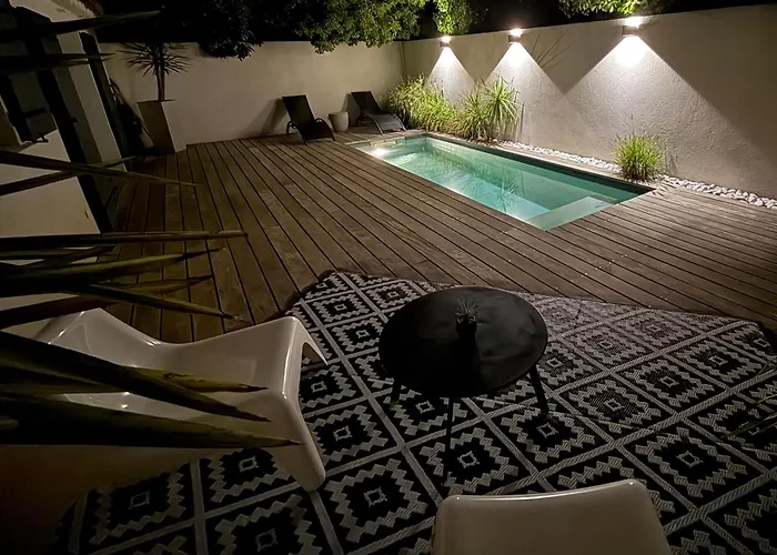Piscine privée chauffée Proche des plages Istres avec Piscine
