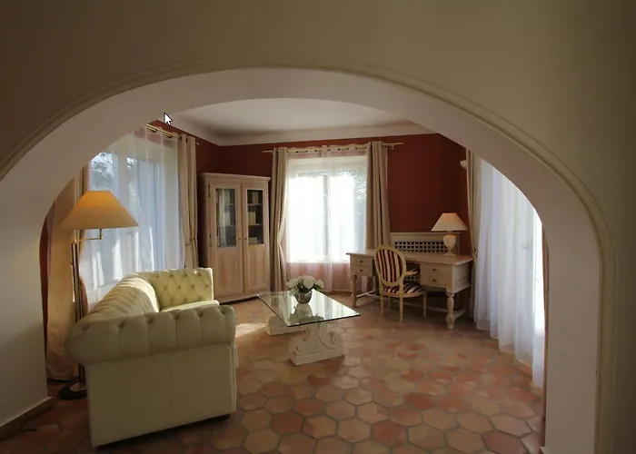 Hotel Aux charmes de grasse