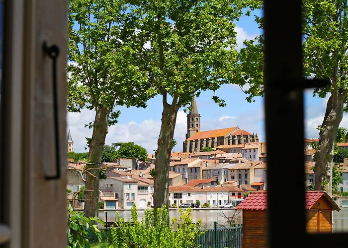 Le Grand Bassin, B&B autonome, au bord du canal du Midi Castelnaudary