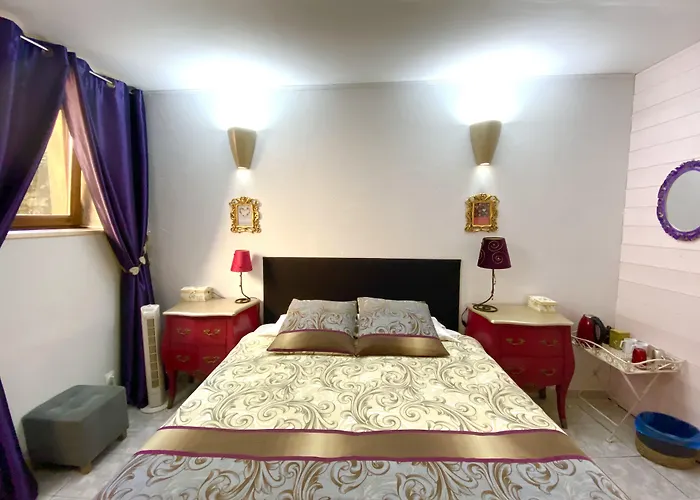 La Clef des Songes - chambres climatisées - Sarlat Centre - Parking gratuit - Piscine, Spa et massages à 400mètres