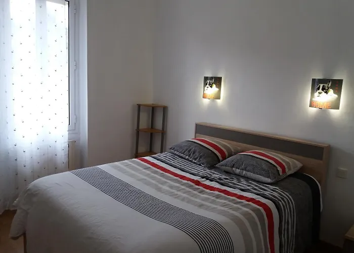 CHEZ VERO - Chambre d'hôte privée - proche Cassis Ste Baume Marseille Le Castelet Agora - parking clos - Aubagne