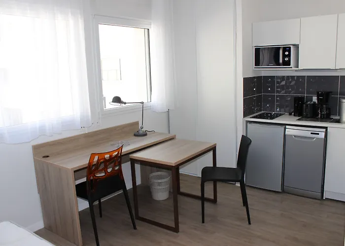 Appart-Hotel Mer&Golf City Ile de Nantes