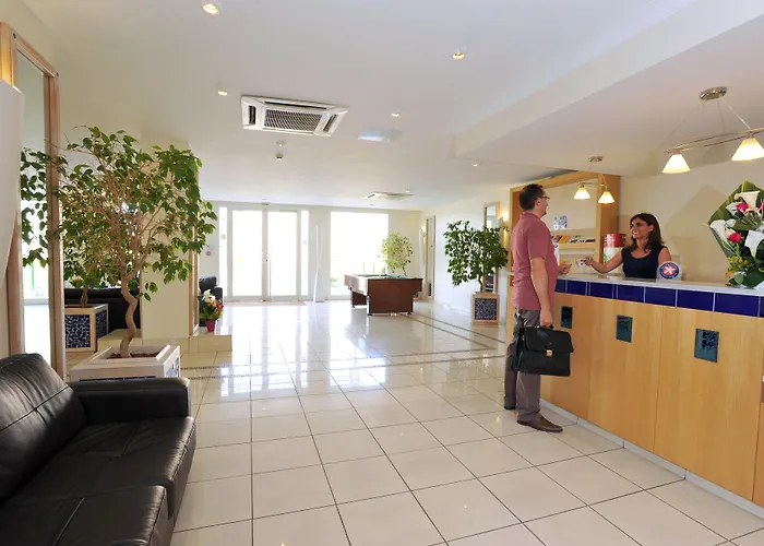 Inter-Hotel Sea Side Park Villeneuve-Loubet