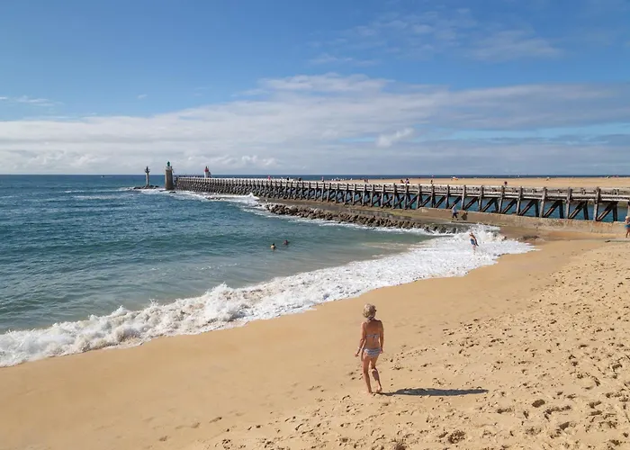 Superbe appartement neuf à deux pas de la plage avec balcon et parking privé à Capbreton - FR-1-239-387