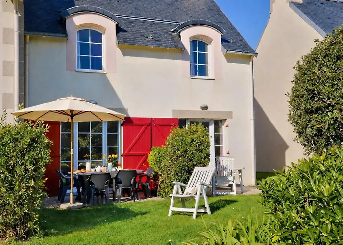 LocaLise - Maison E4 au Guilvinec - A 20m de la mer avec jardin et piscine - Tout à pied, plages, port, centre, commerces, marché - Wifi inclus - Linge de lit inclus - Animaux bienvenus avec Piscine