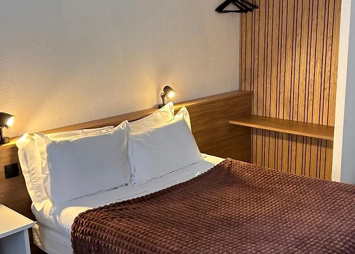 Hotel Du Rocher Le Caylar