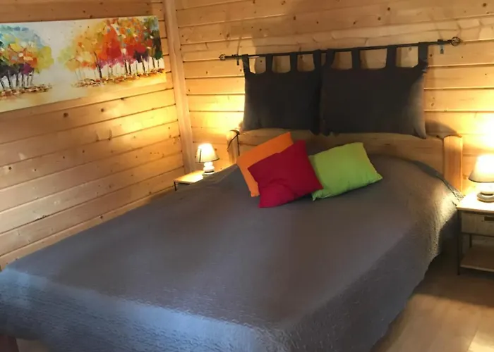 Bed and Breakfast Mas de la Pinède ex-Les Arbousiers à Bollène