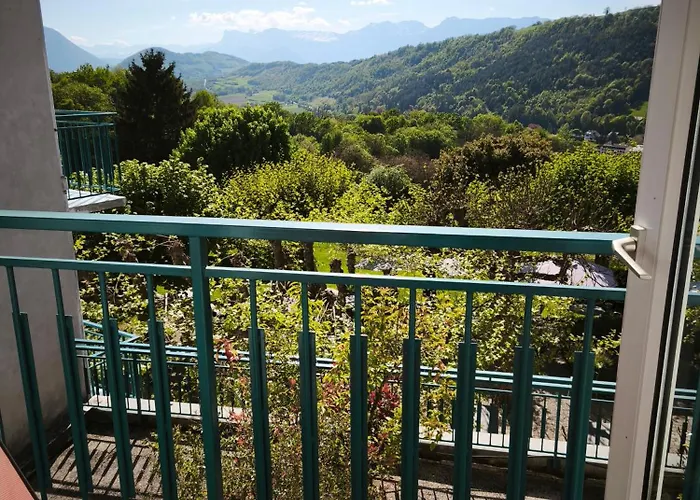 Hotel Les Mésanges Saint-Martin-dʼUriage