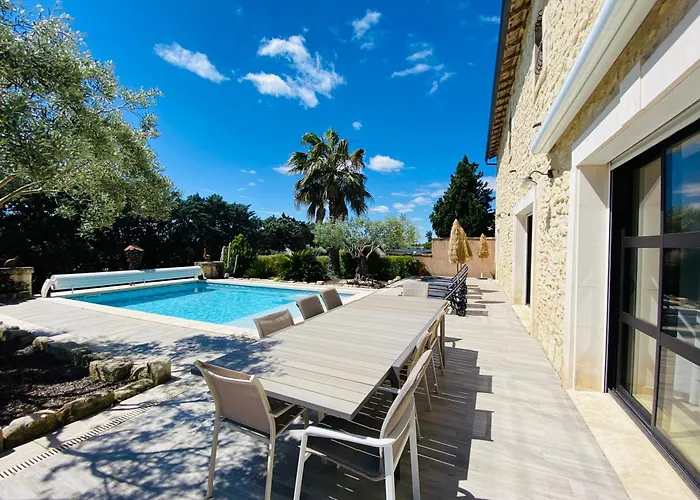 Mas Guiraud, Le Gaspardoux Beaucaire  avec Piscine