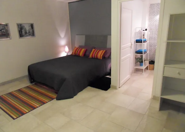Bed and Breakfast Madinina'S Cube à Saint-Aignan 