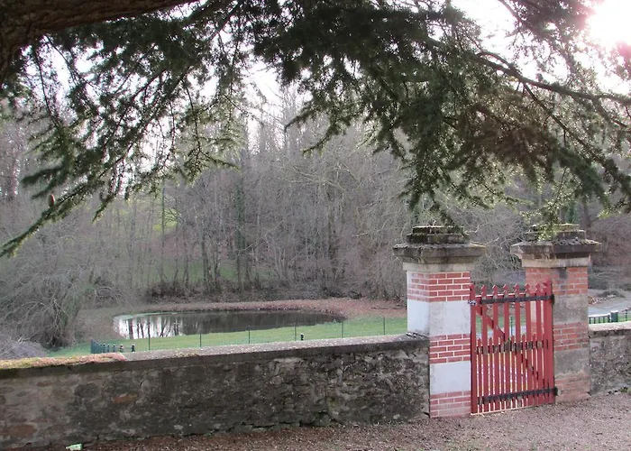 Chateau Lezat - Chambres d'Hotes La Souterraine