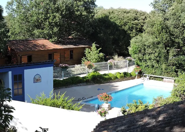 GITES de Plos Appart CHALET PISCINE SPA Anduze avec Piscine