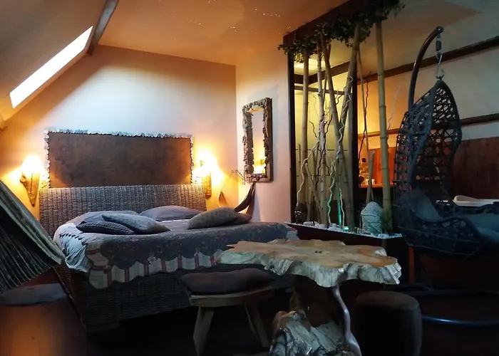 chambres d hotes ,hotel ,Secret d'une Nuit a vicq prės de onnaing,avec piscine