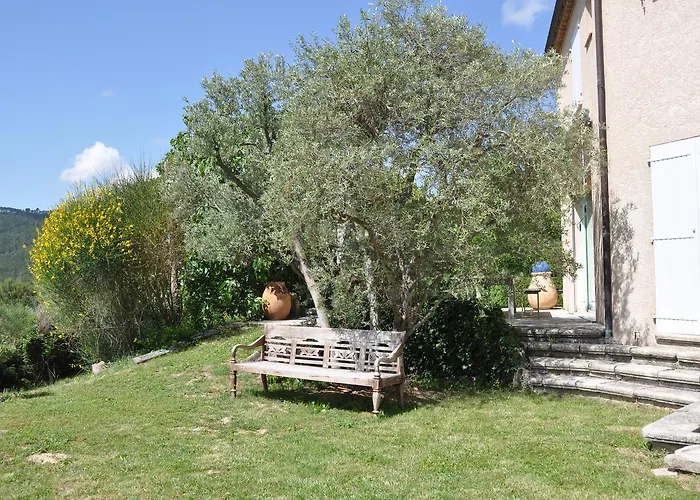 Hotel Le Jas Du Colombier à Moustiers-Sainte-Marie avec Piscine