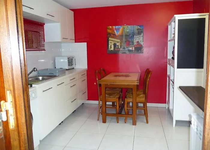 Appartement Mas Des Sentes Petit T1 à Nans-les-Pins