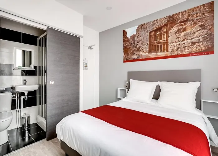 Paris Hotel Clichy