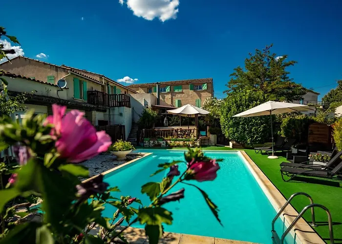 LOGIS HOTEL RESTAURANT L' Auberge d'Uzès