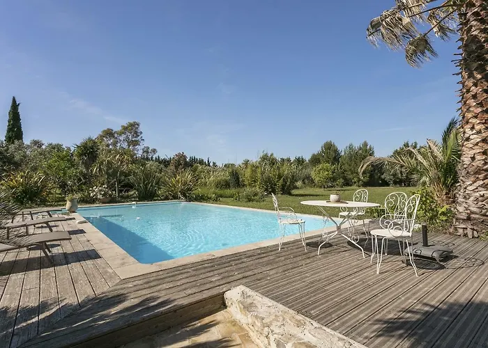Villa Domaine Sesquier Mas d'exception Acacia à Mèze avec Piscine