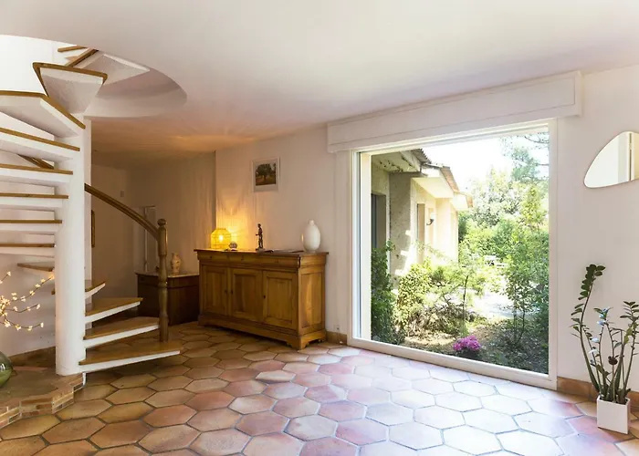Villa Au Coeur des Vignes en Provence à Châteauneuf-de-Gadagne avec Piscine