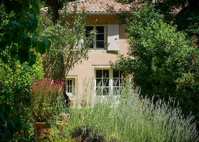 Le Clos d'Abrigeon Aubenas avec Piscine
